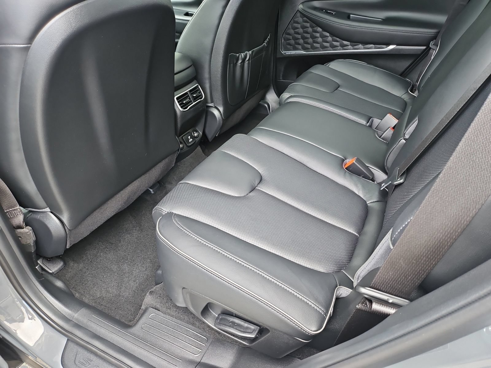 Used 2023 Hyundai Santa Fe Limited AWD/4WD image 33