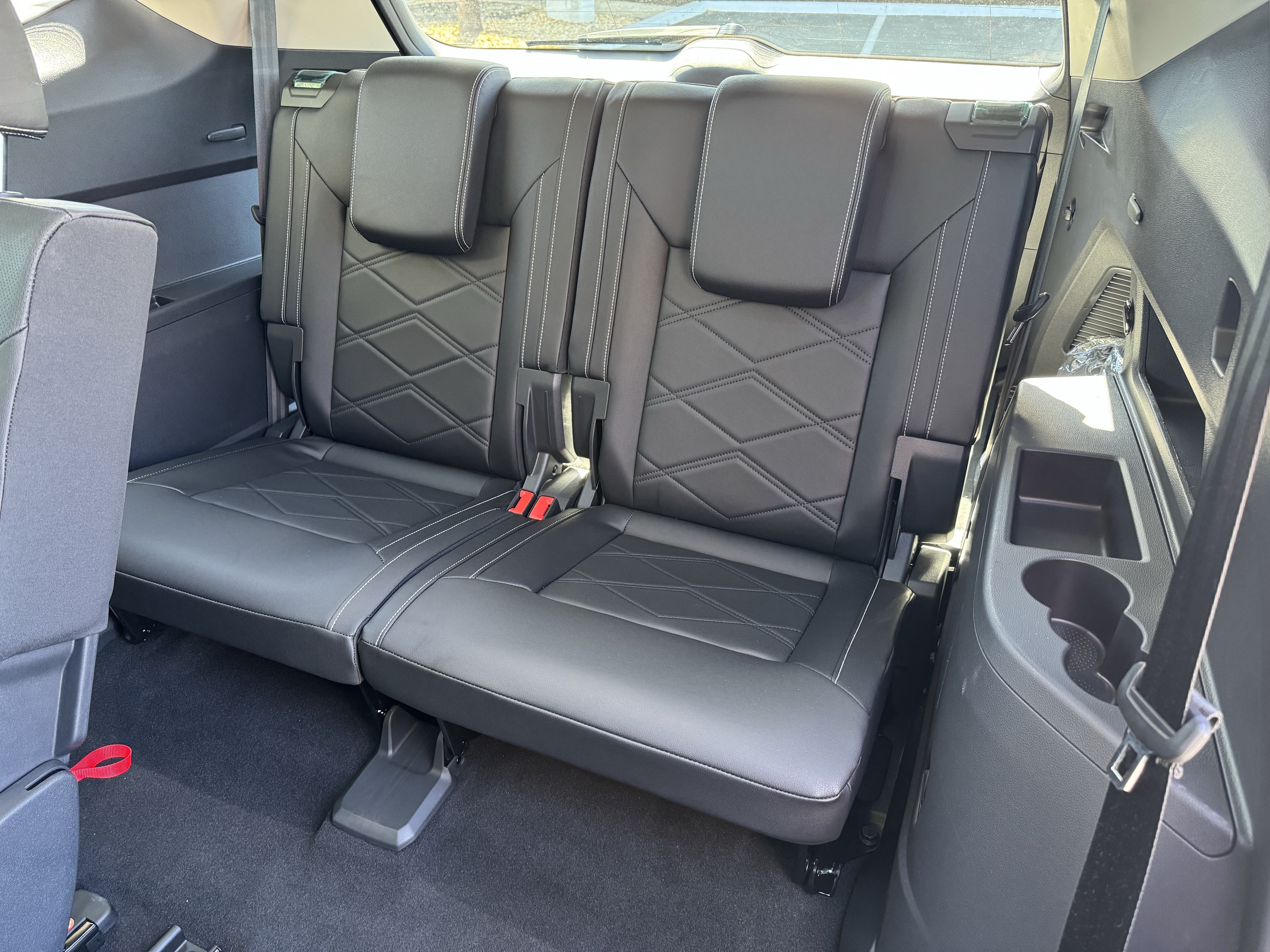 Used 2026 Volkswagen Atlas SE FWD image 33