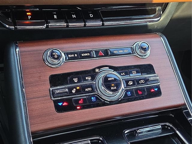 Used 2023 Lincoln Aviator Reserve w/ Equipment Group 201A image 18