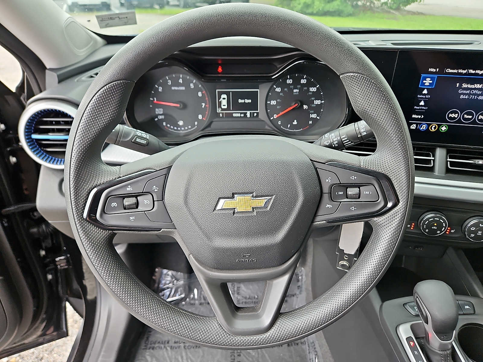 Used 2025 Chevrolet Trax LS w/ LS Convenience Package FWD image 18