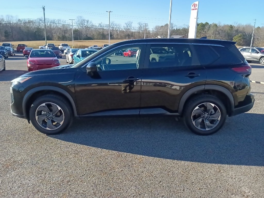 Used 2024 Nissan Rogue SV image 6