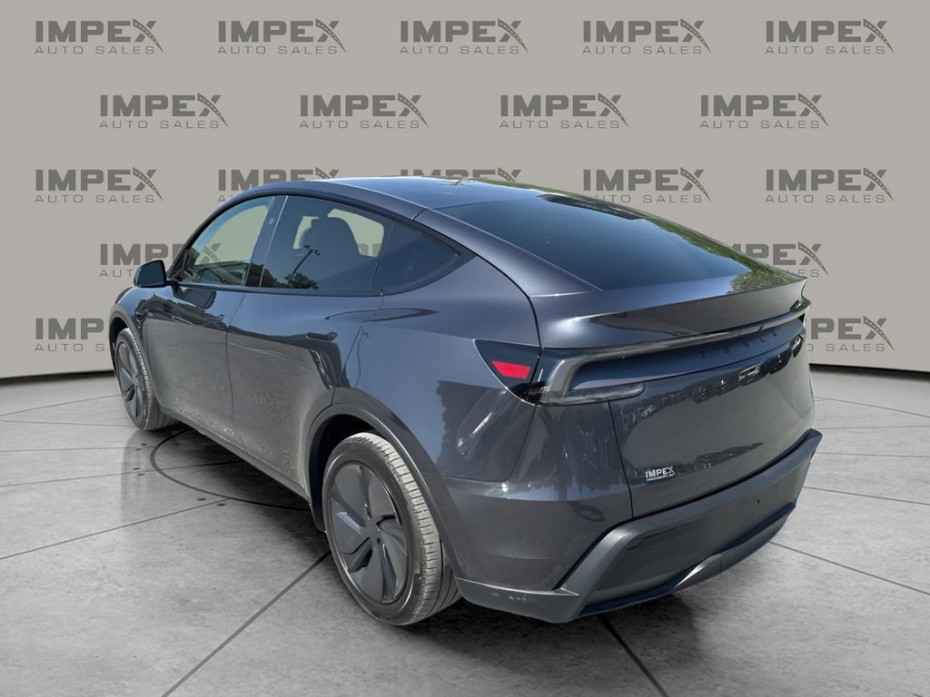 Used 2026 Tesla Model Y Long Range RWD image 3