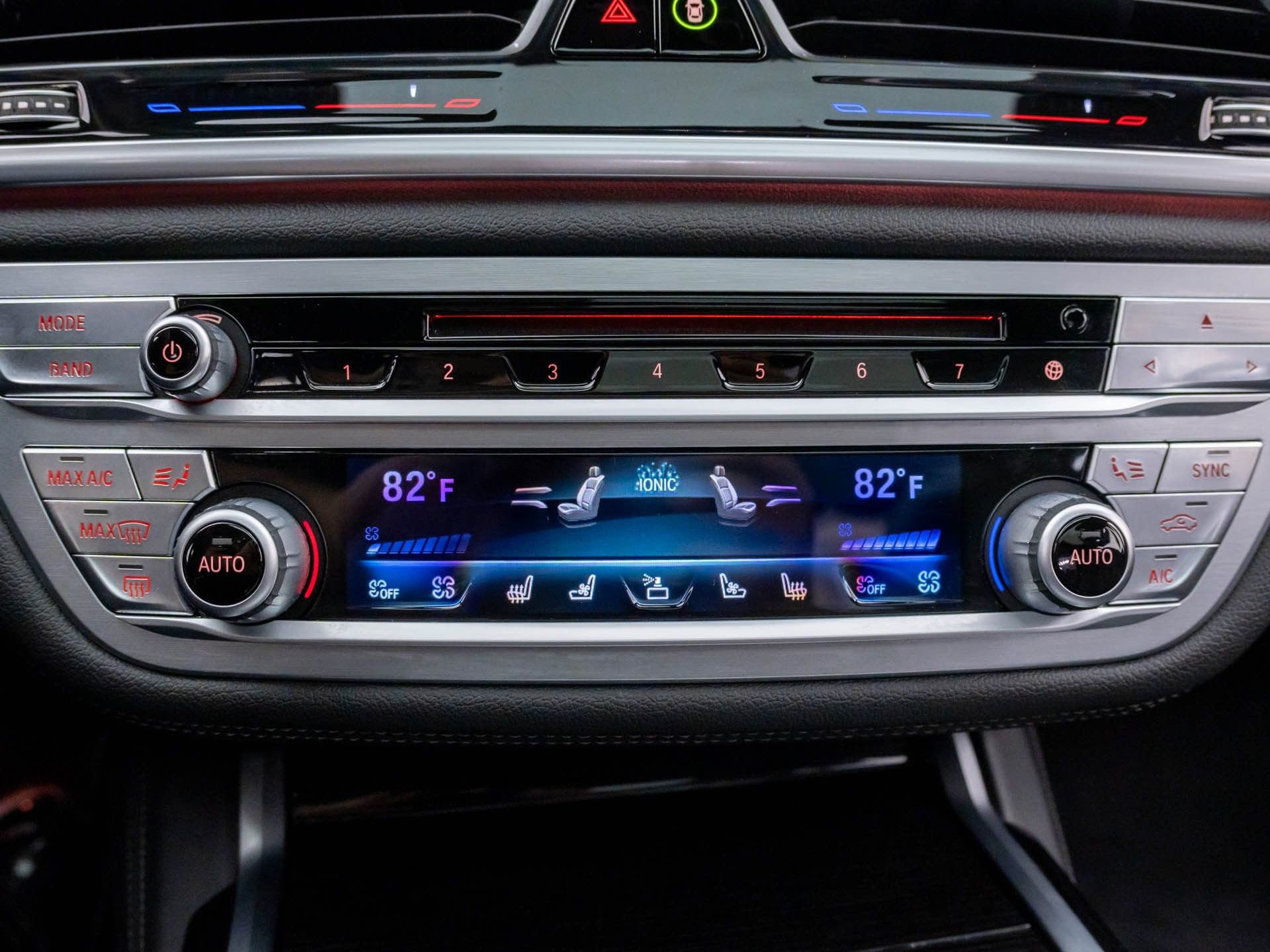 Used 2019 BMW 750i xDrive image 27