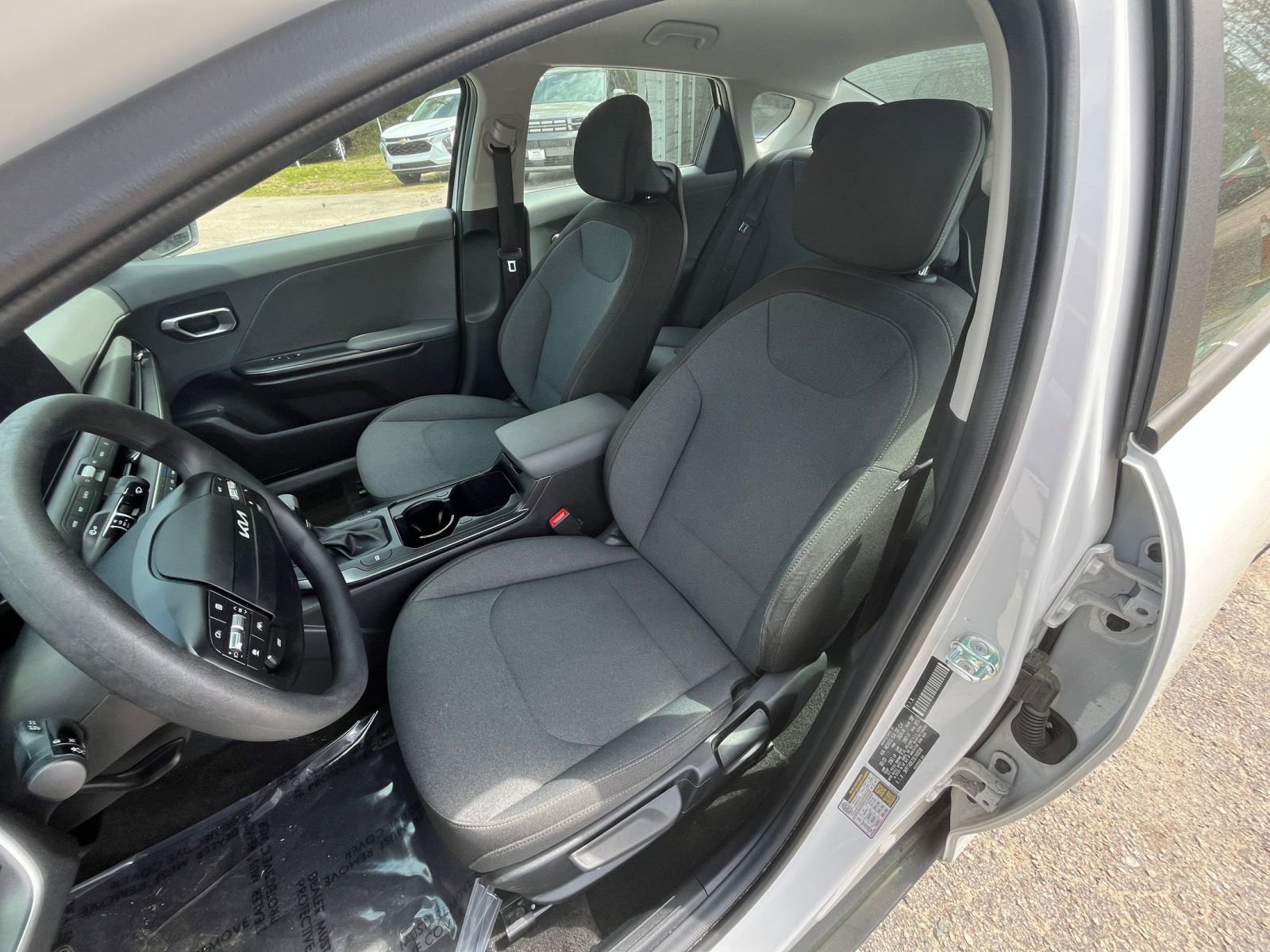 Used 2025 Kia K4 LXS image 34