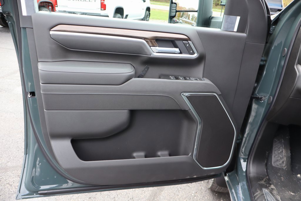 New 2026 Chevrolet Silverado 3500 LT image 4