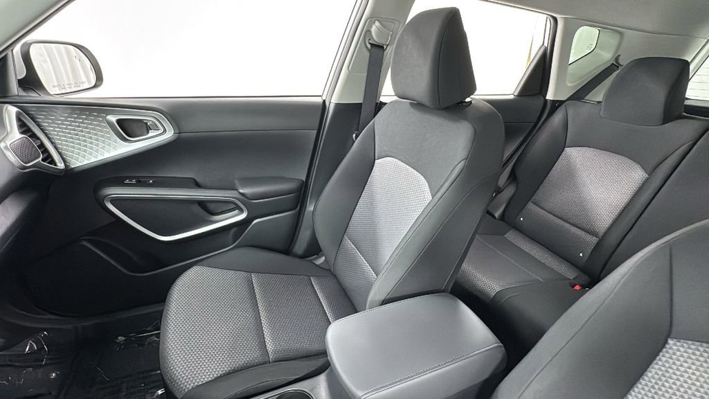 New 2025 Kia Soul LX image 13