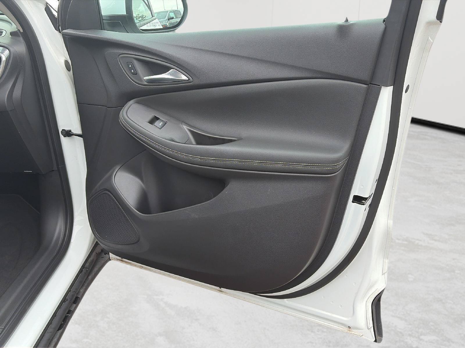 Certified 2024 Buick Encore GX Preferred w/ Comfort Package FWD image 19