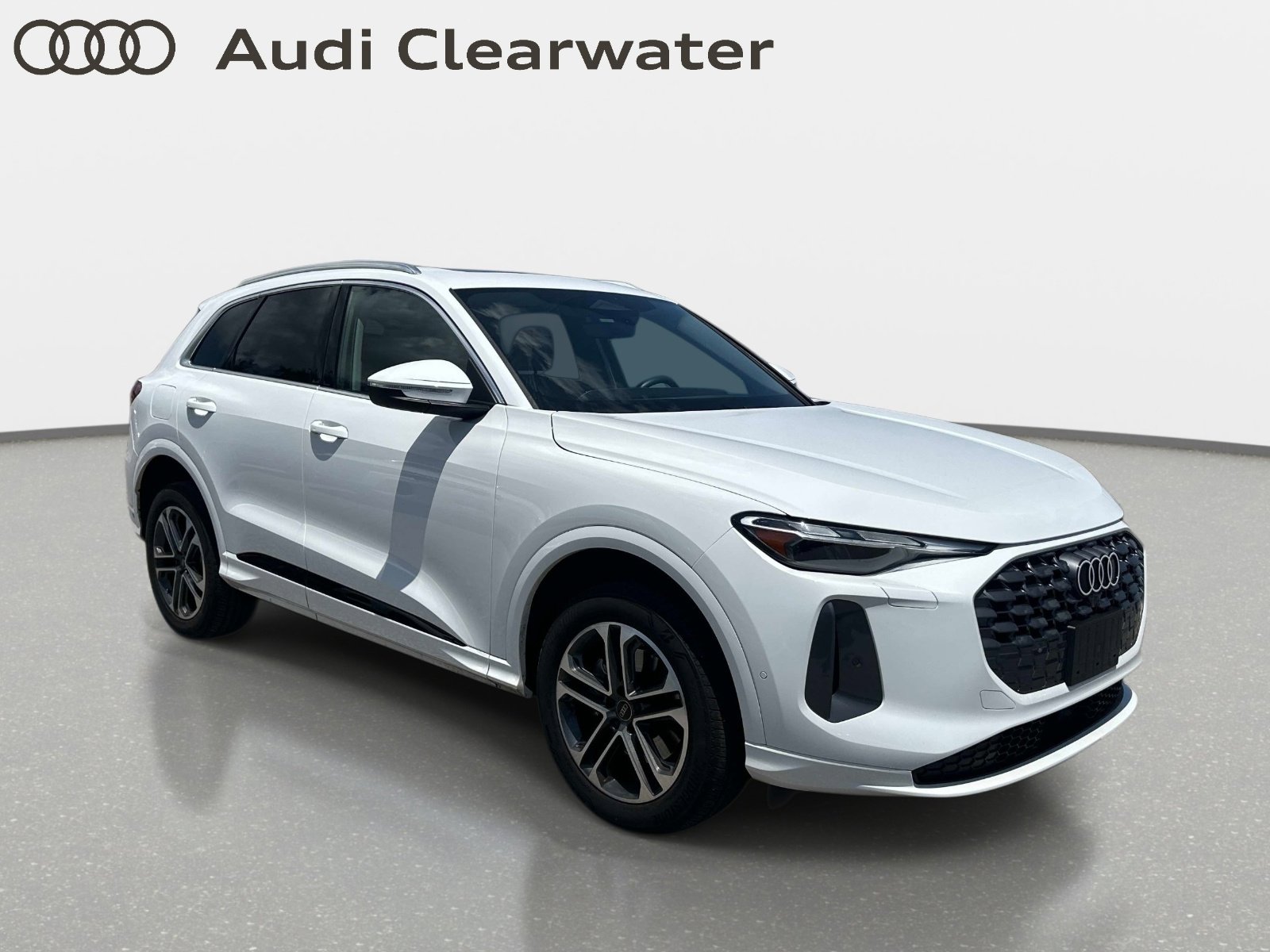 Used 2025 Audi Q5 Premium w/ Convenience Package AWD/4WD image 4