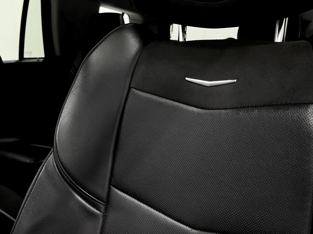 Used 2017 Cadillac Escalade Premium Luxury image 18