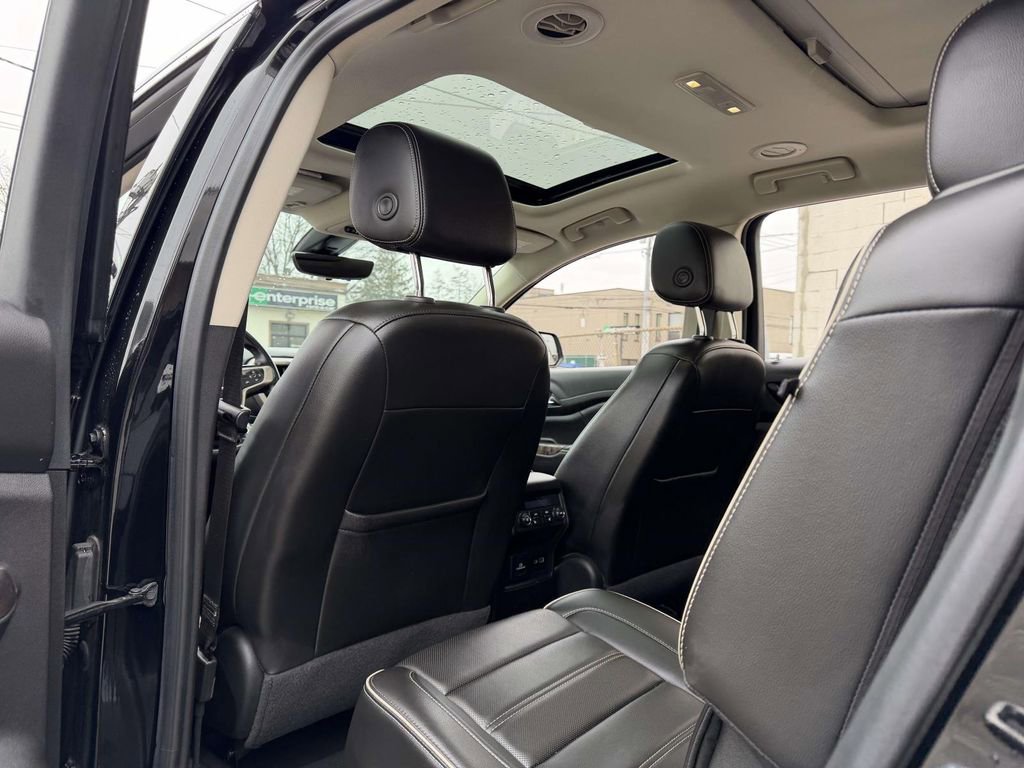 Used 2023 GMC Acadia Denali w/ Black Diamond Edition image 26