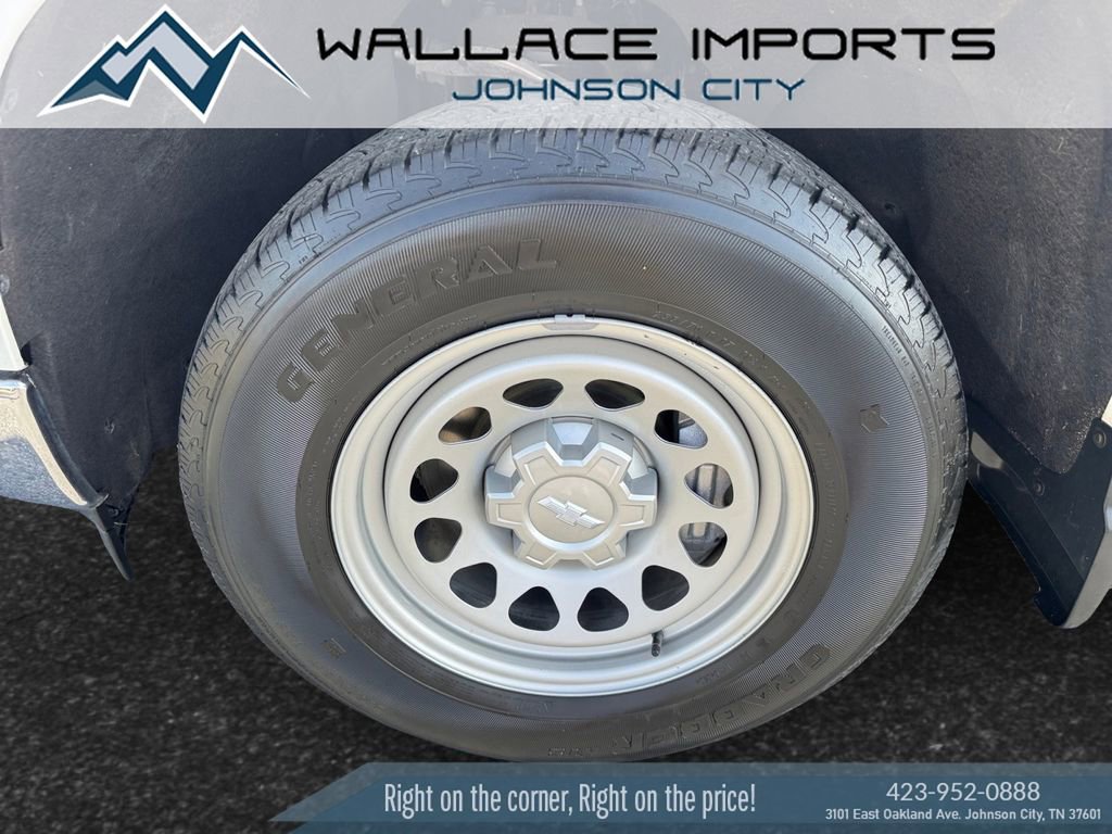 Used 2023 Chevrolet Silverado 1500 W/T w/ WT Value Package AWD/4WD image 9
