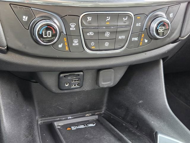 Used 2023 Chevrolet Traverse Premier FWD image 24