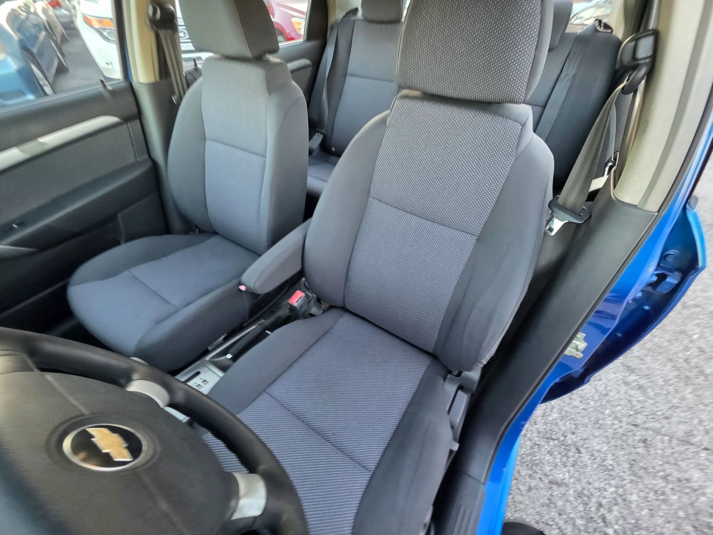 Used 2010 Chevrolet Aveo LT w/ Power and Convenience Package image 11