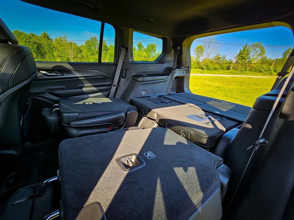 New 2025 Jeep Grand Cherokee L Altitude image 39