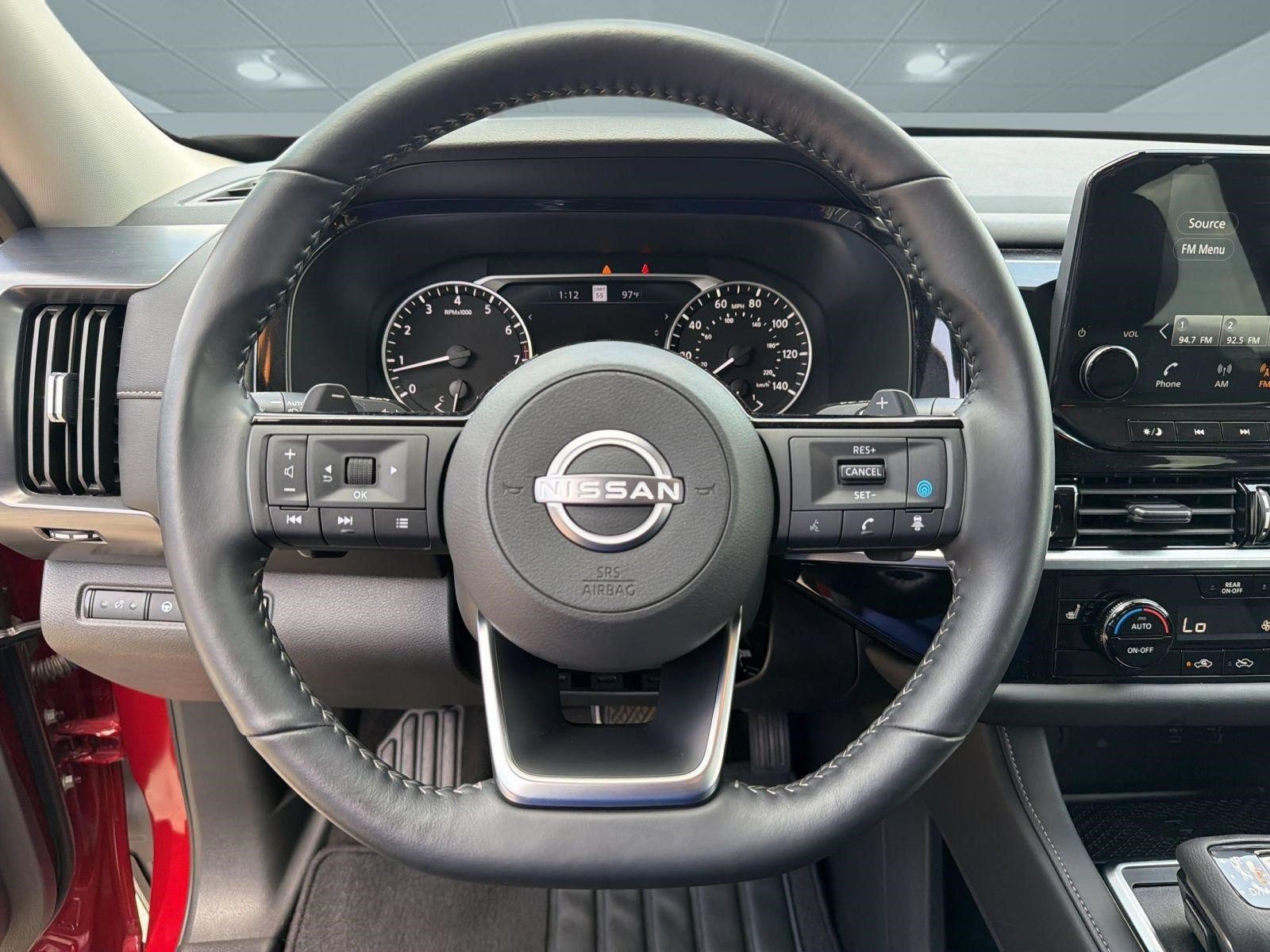 Used 2025 Nissan Pathfinder SL AWD/4WD image 11