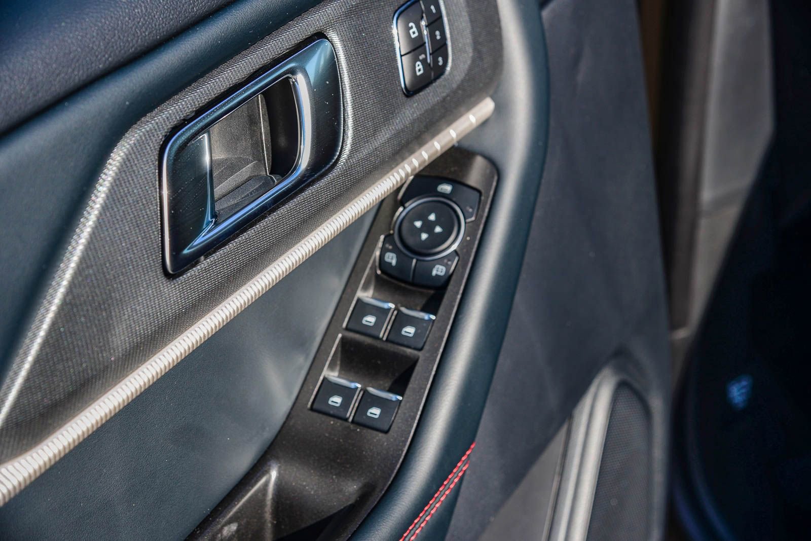 New 2026 Ford Explorer ST-Line w/ ST-Line Street Pack image 22
