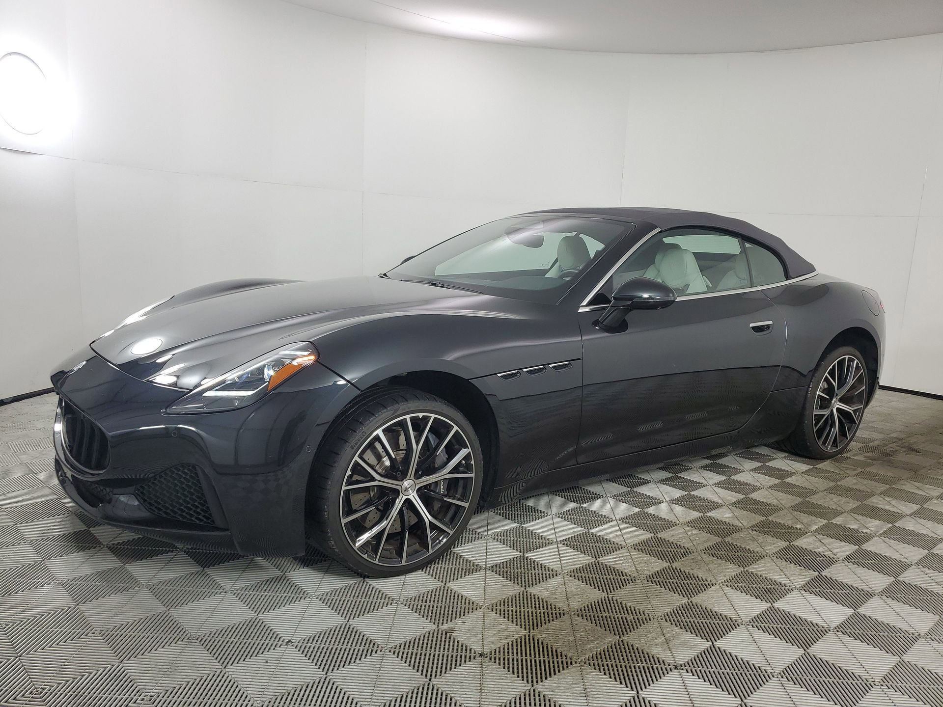 Used 2025 Maserati GranCabrio Modena AWD/4WD image 5