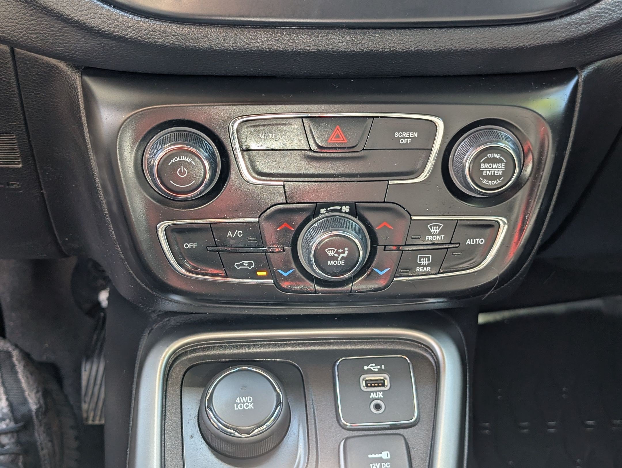 Used 2020 Jeep Compass Latitude w/ Popular Equipment Group AWD/4WD image 20