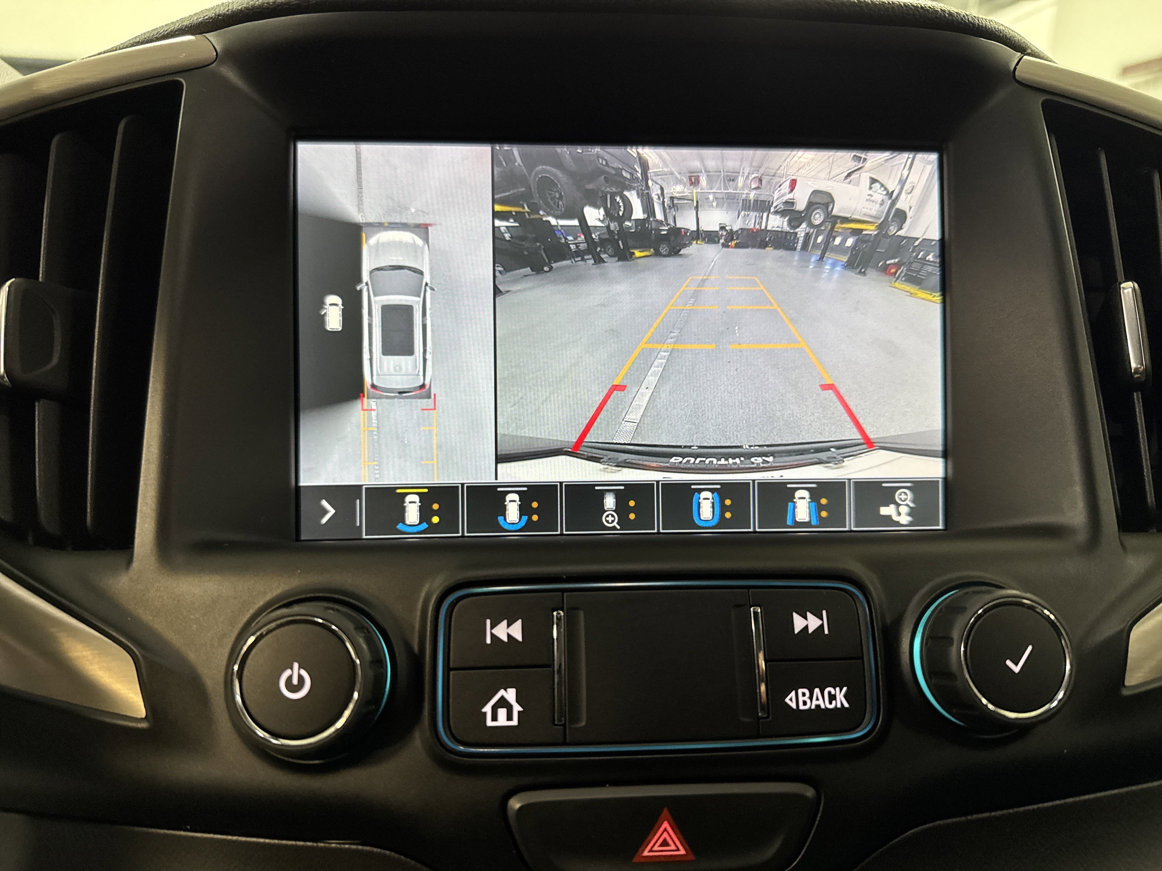 Used 2020 GMC Terrain Denali w/ Denali Premium Package image 25