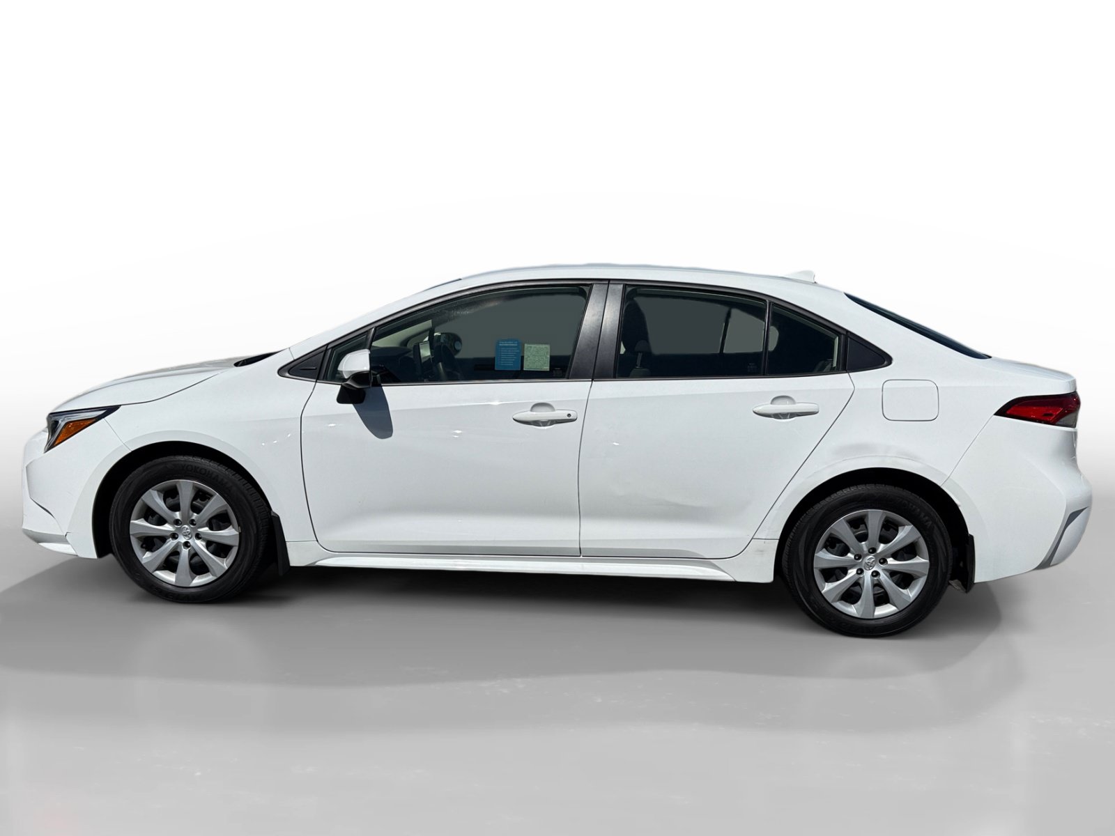 Used 2024 Toyota Corolla LE FWD image 2