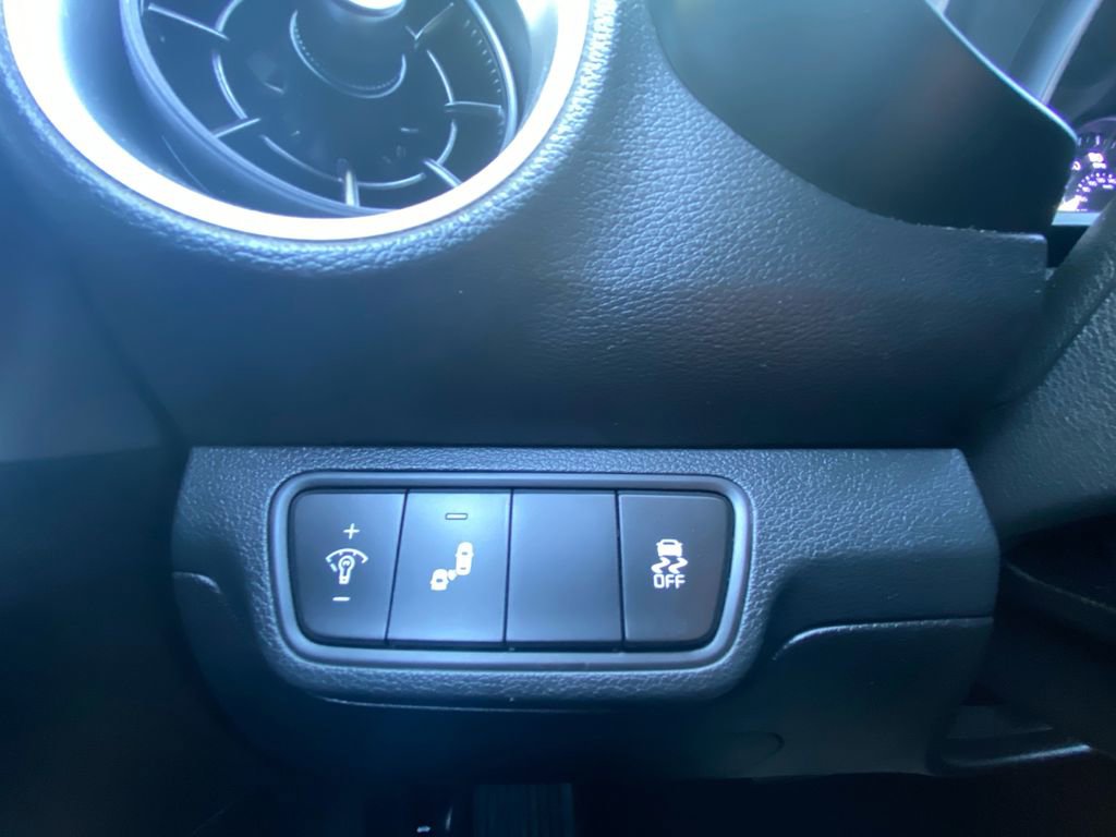 Used 2023 Kia Forte LXS w/ LXS Technology Package FWD image 18