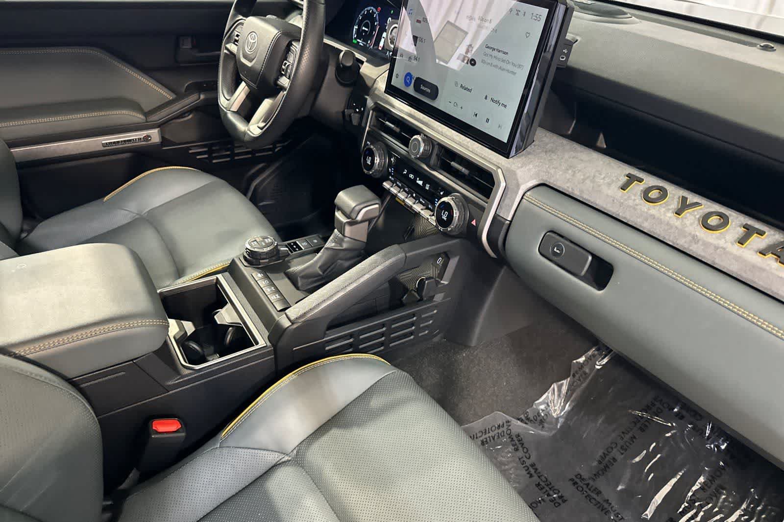Used 2025 Toyota 4Runner Trailhunter AWD/4WD image 18
