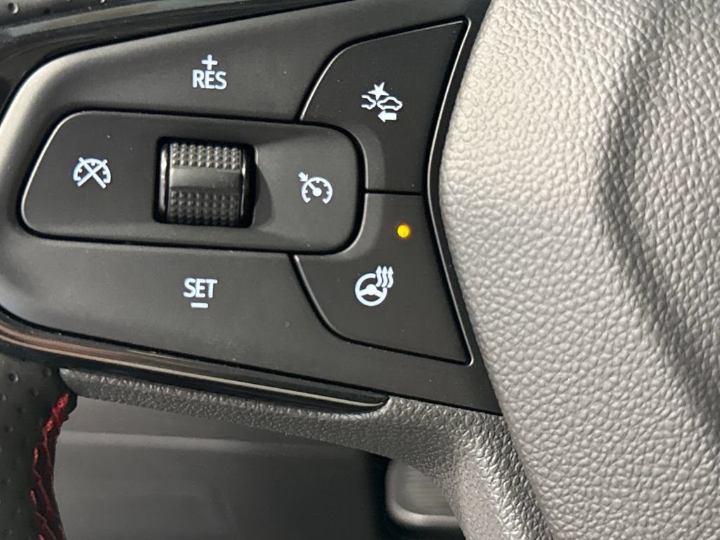 New 2026 Chevrolet Trax RS w/ Sunroof Package FWD image 4