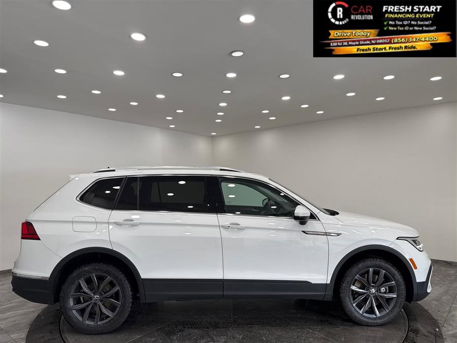 Used 2022 Volkswagen Tiguan SE image 30