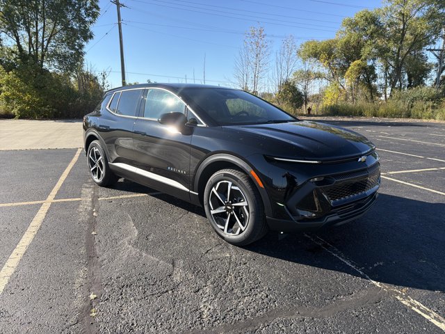 New 2026 Chevrolet Equinox EV LT w/ Comfort Package image 3