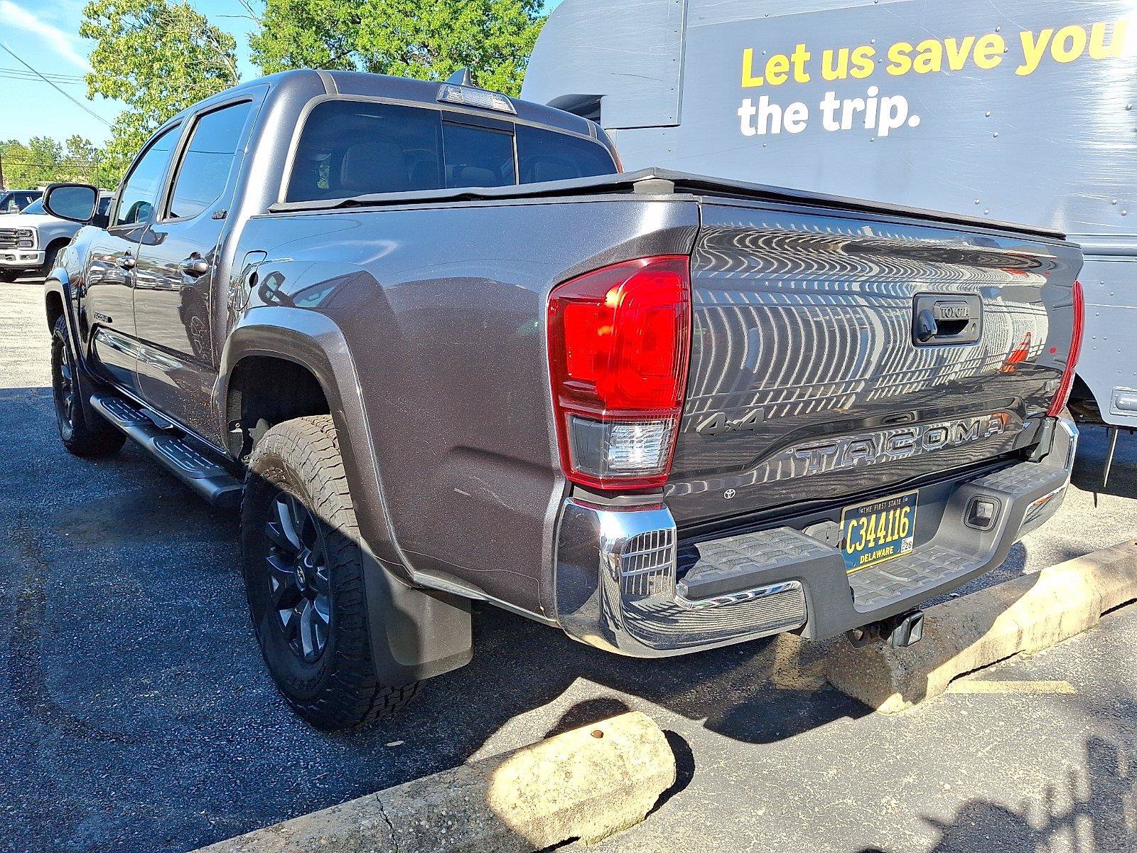Used 2021 Toyota Tacoma SR5 AWD/4WD image 3