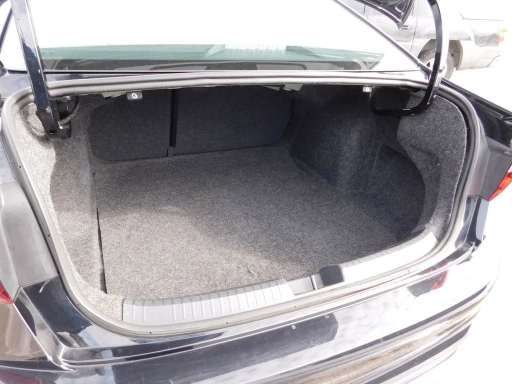 Used 2024 Volkswagen Jetta SE FWD image 7
