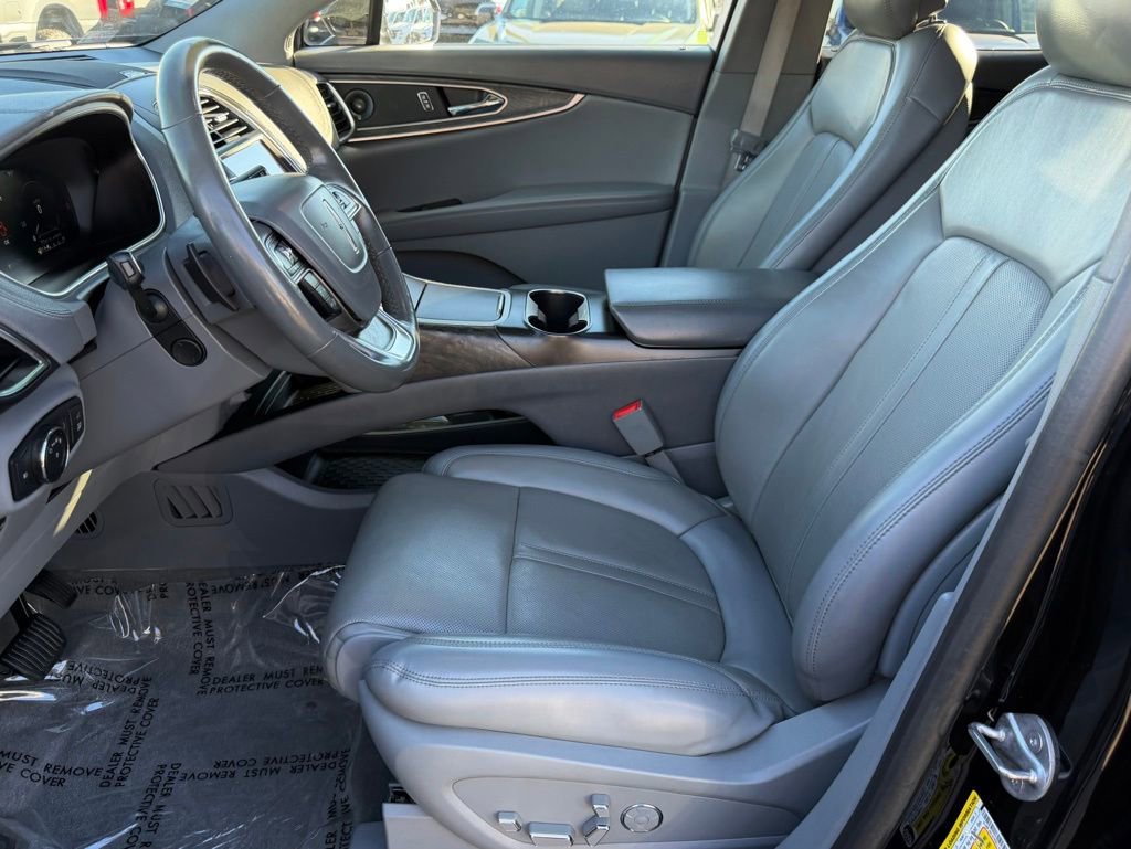 Used 2019 Lincoln Nautilus Reserve image 16