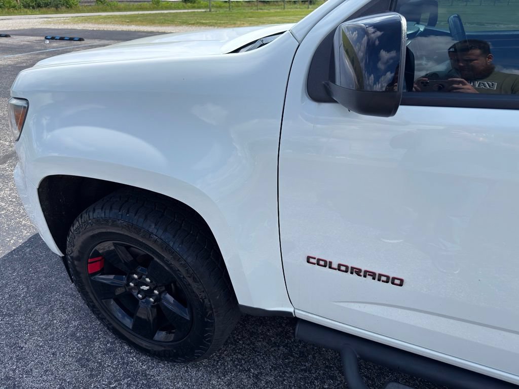Used 2021 Chevrolet Colorado LT w/ Redline Special Edition AWD/4WD image 19