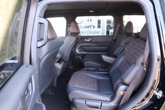 Certified 2025 Nissan Armada Platinum AWD/4WD image 13