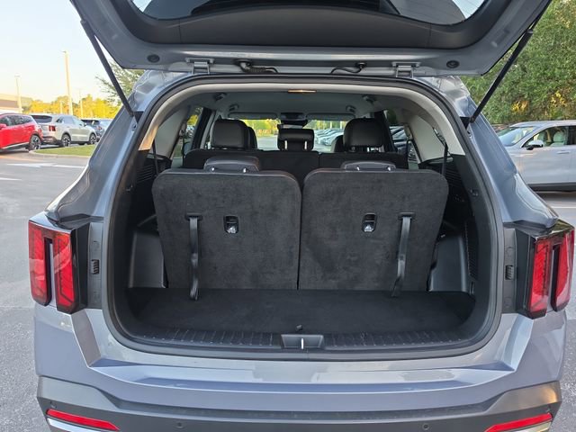 Certified 2025 Kia Sorento S FWD image 6