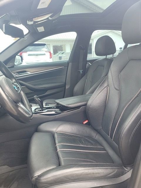 Used 2021 BMW 540i xDrive w/ M Sport Package image 17
