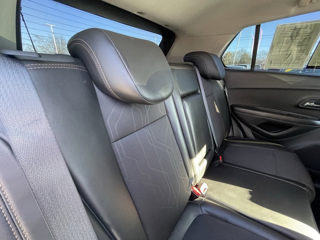 Used 2022 Chevrolet Trax LT w/ Sport Edition image 12