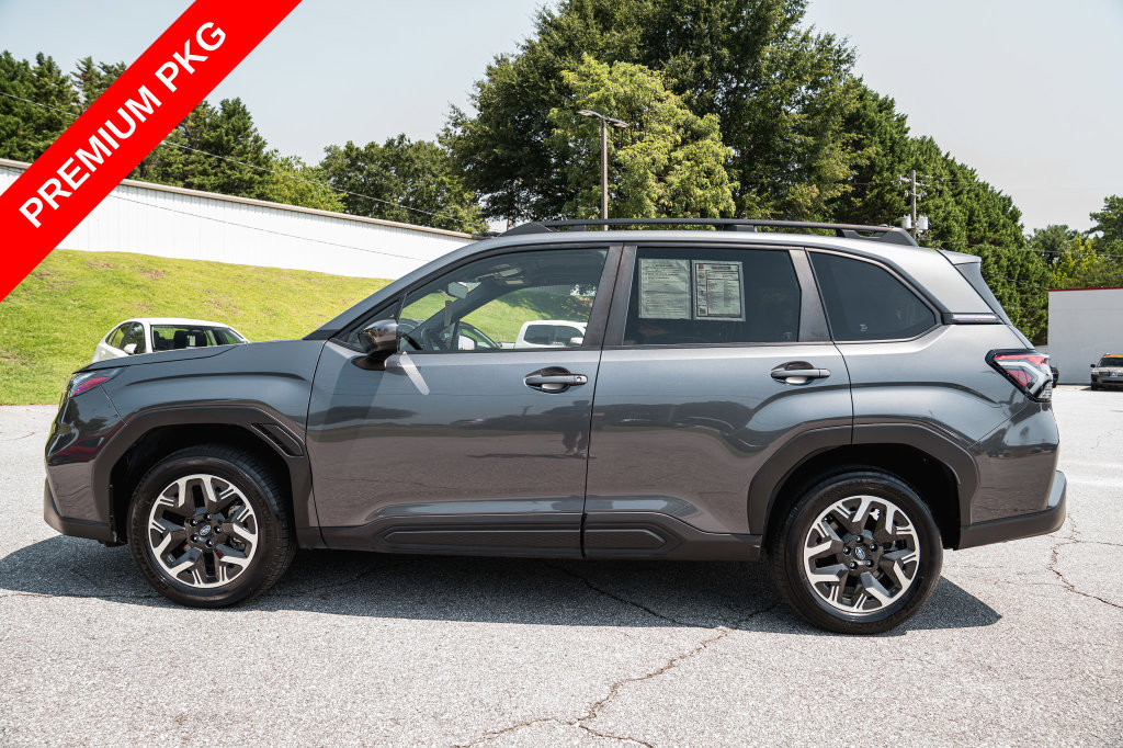 Used 2025 Subaru Forester Premium AWD/4WD image 4