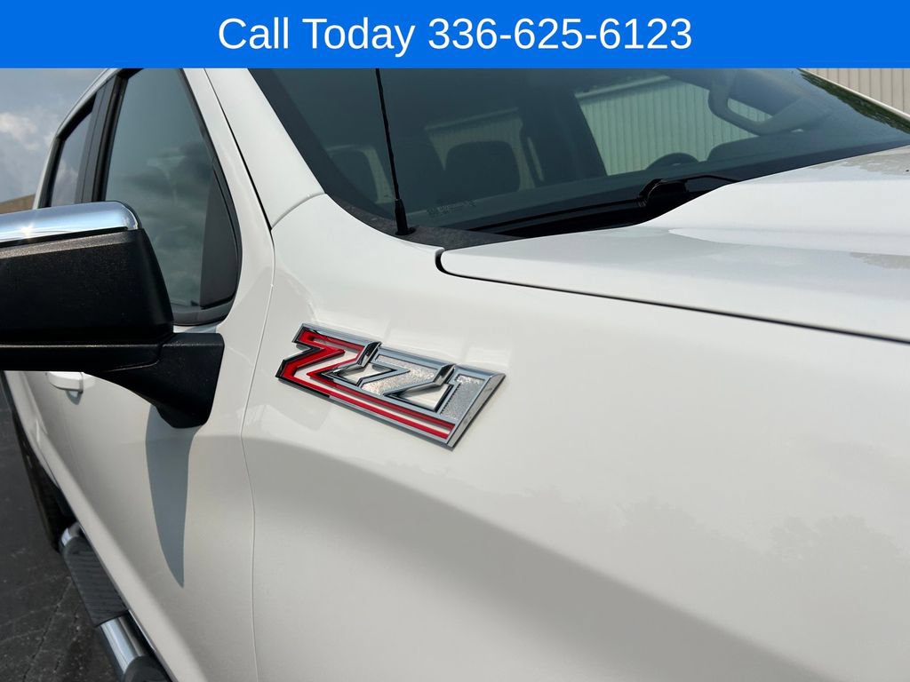 Used 2024 Chevrolet Silverado 1500 LT AWD/4WD image 11
