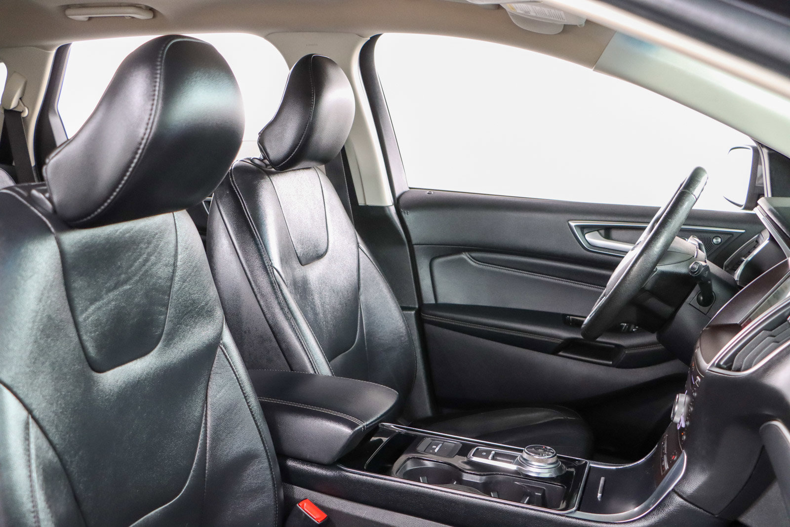 Used 2019 Ford Edge Titanium image 26