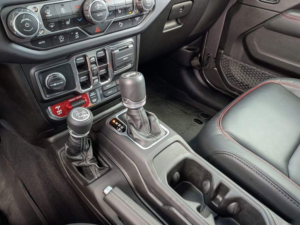 Used 2025 Jeep Wrangler Unlimited Rubicon image 28