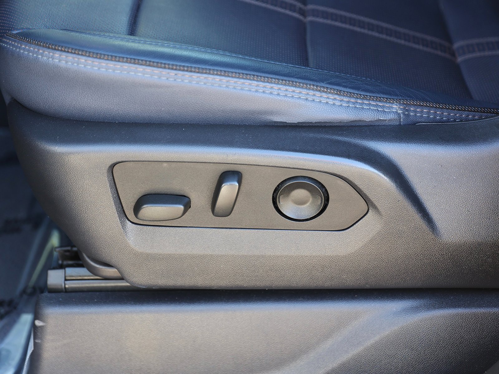 Certified 2023 Chevrolet Silverado 1500 High Country w/ Z71 Off-Road Package image 20