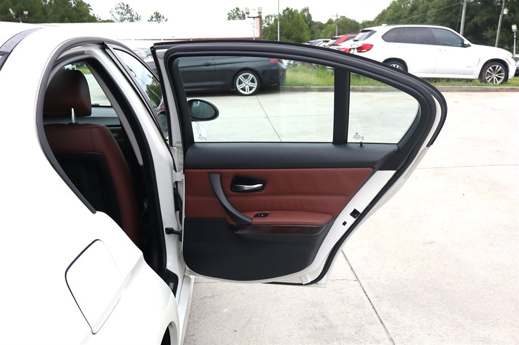 Used 2006 BMW 325i Sedan RWD image 30