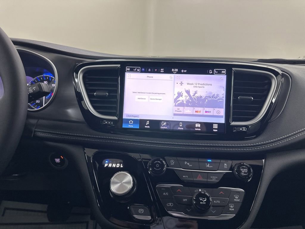 New 2026 Chrysler Pacifica Select image 40