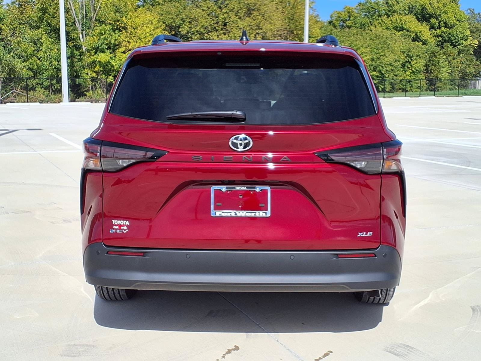 New 2026 Toyota Sienna XLE FWD image 8