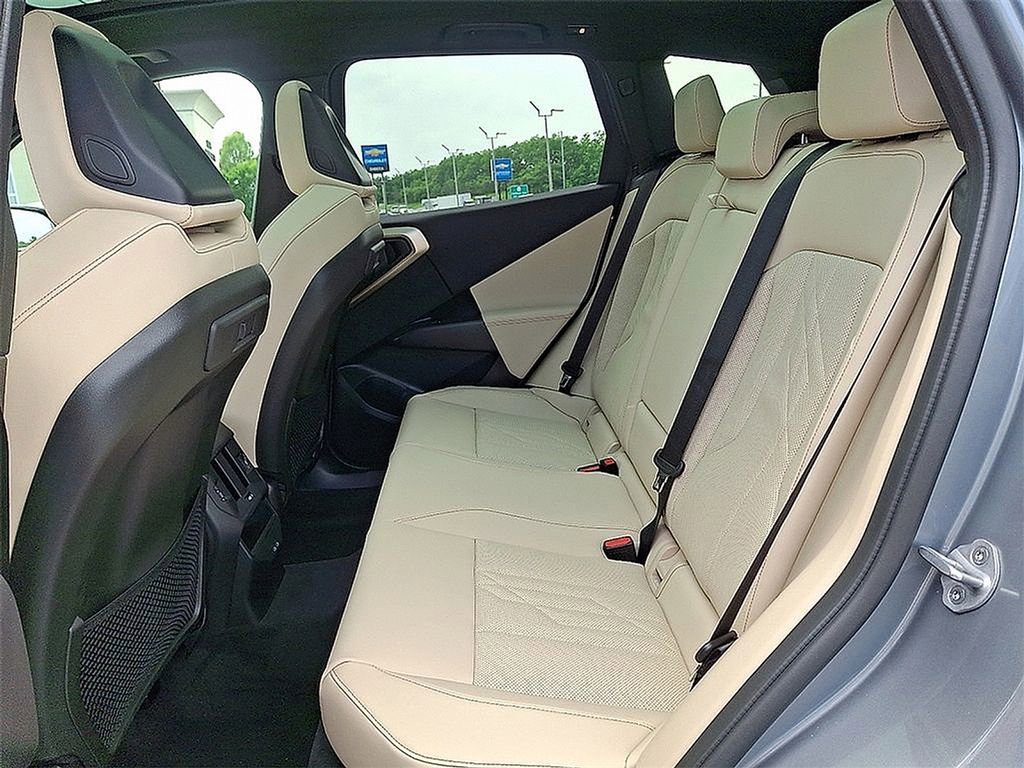 Used 2025 BMW X3 xDrive30i w/ Premium Package image 8