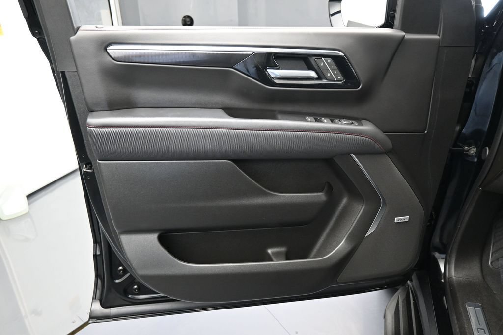 Used 2025 Chevrolet Tahoe RST w/ Comfort Package RWD image 14