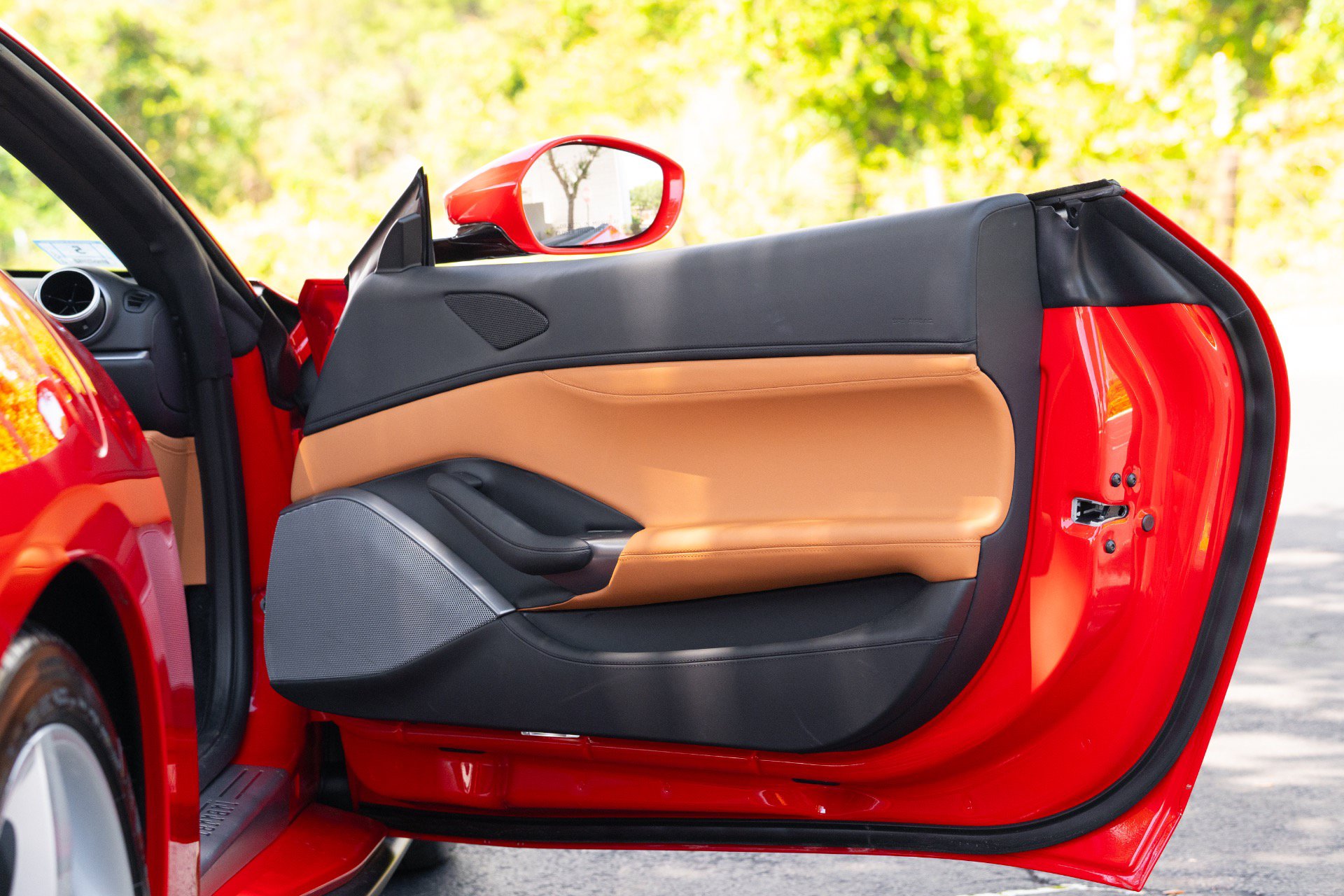 Used 2023 Ferrari Portofino M RWD image 59