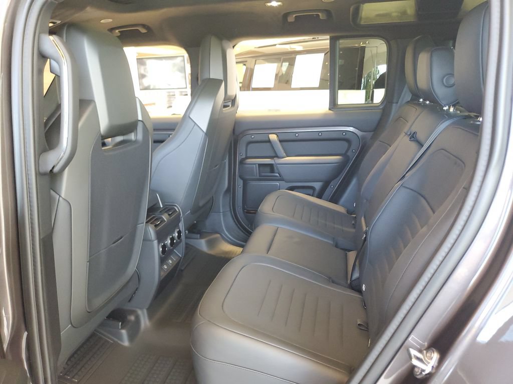 Certified 2025 Land Rover Defender 110 AWD/4WD image 27