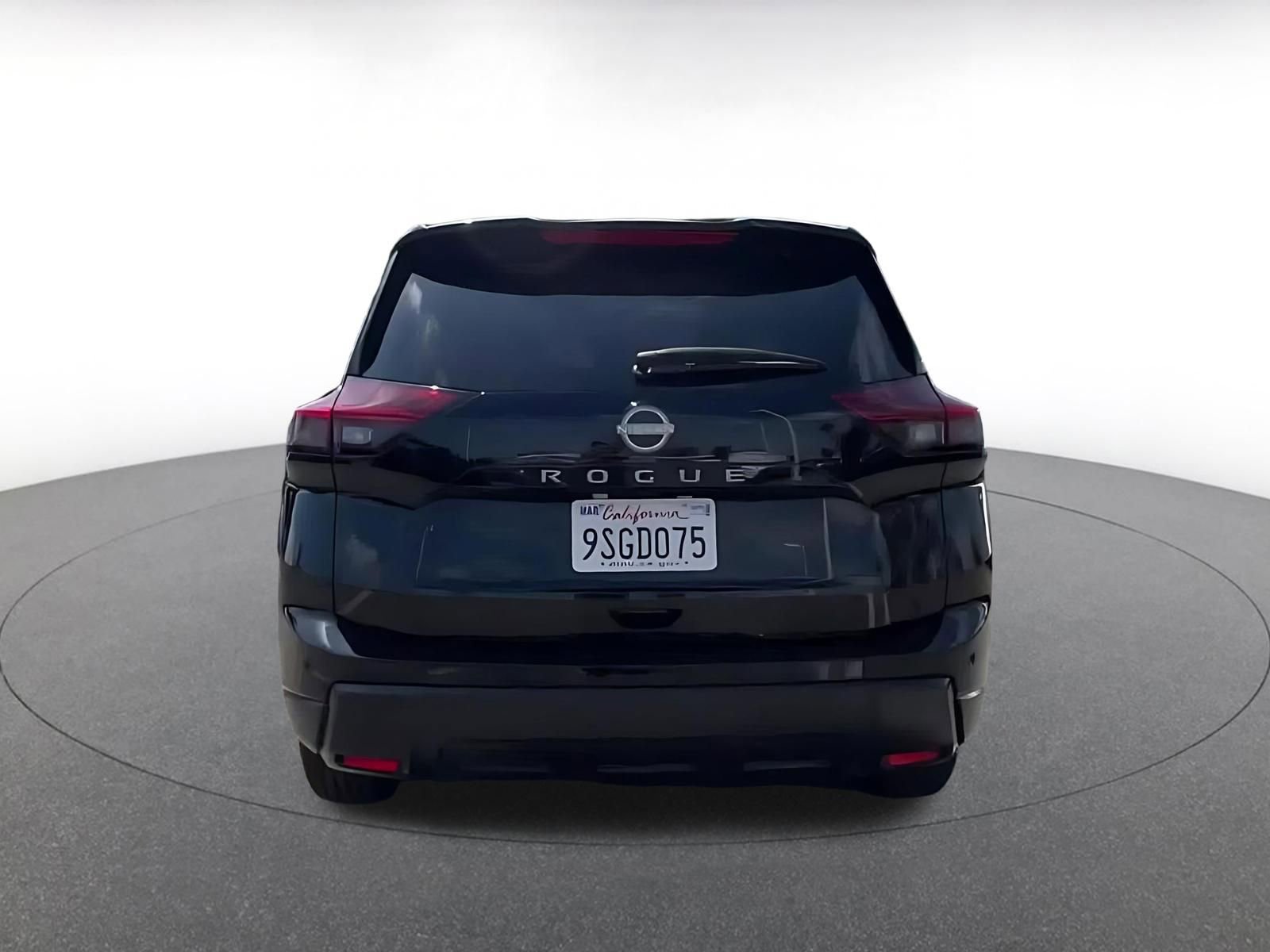 Used 2025 Nissan Rogue SV FWD image 12